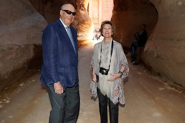 The King and Queen visited the historical city Petra. Petra (Raqmu) is a historical and archaeological city in southern Jordan