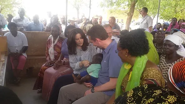 Crown Princess Mary of Denmark and foreign affairs minister Kristian Jensen started a 2 day visit to Burkina Faso