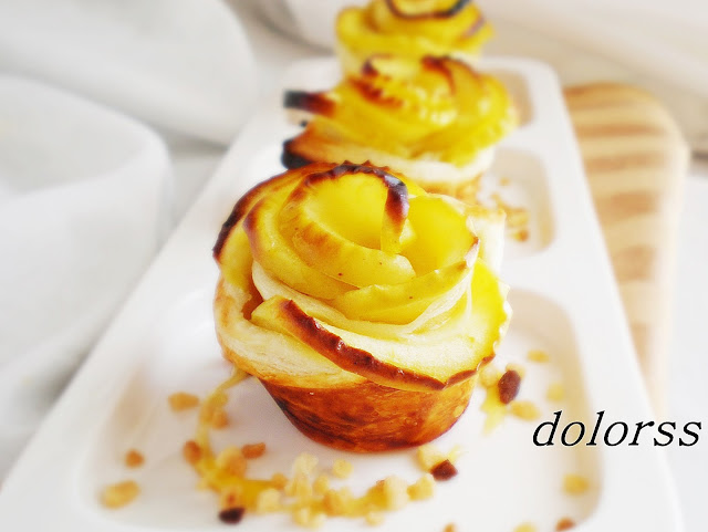 Rosas crujientes de manzana