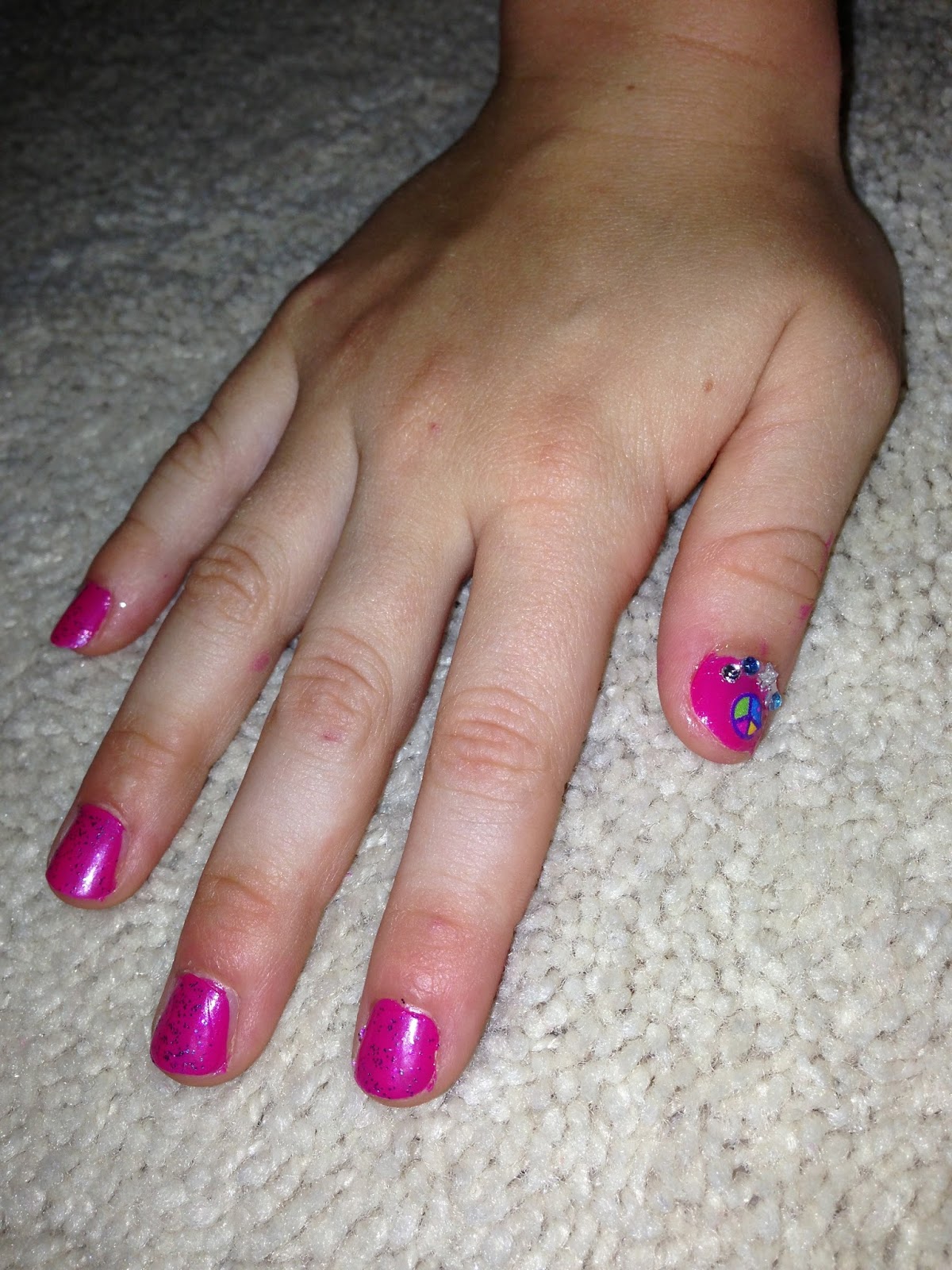 Fox Tales and Ponytails: Nails of the week: Me + the 7 year old!