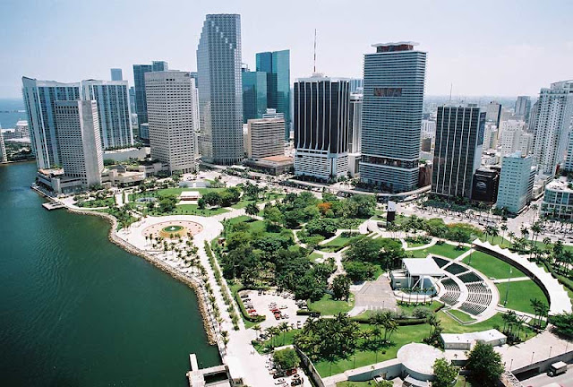 Vista aérea do Bayfront Park em Miami Vista aérea do Bayfront Park em Miami