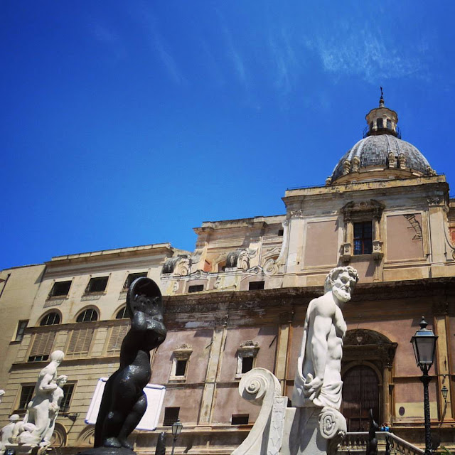 Streat Palermo Tour Sicily - Fountain of Shame