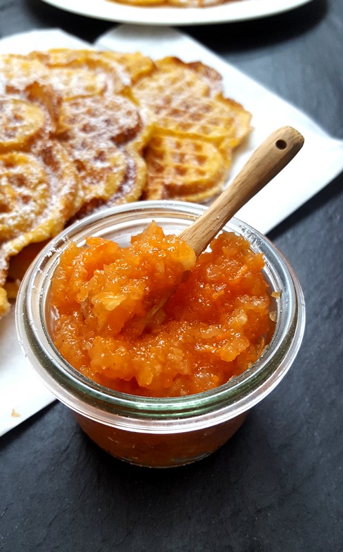 Kulinarikus: Frühstückswaffel mit Apfel & Karotte, dazu Joghurtcreme ... Kulinarikus: Frühstückswaffel mit Apfel & Karotte, dazu Joghurtcreme ...