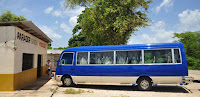 Bus local (guagua) Sur la route de Barahona en République Dominicaine Bus local (guagua) Sur la route de Barahona en République Dominicaine