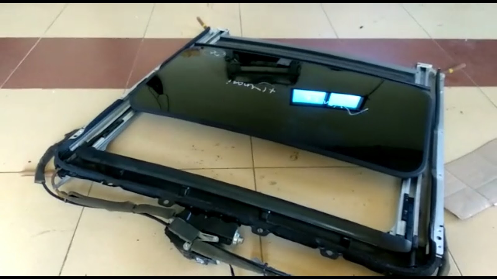 Pasang Sunroof Dan Moonroof Murah Bengkel Modifikasi Mobil