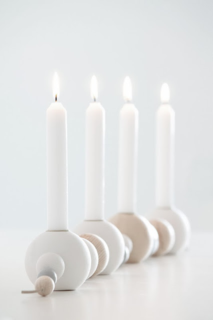 Kerzenständer aus Holzkugeln