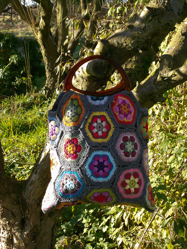 Flower crochet bag – Naushad Ali