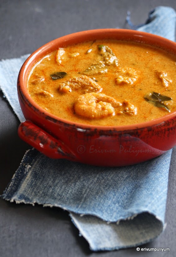 Erivum Puliyum Malabar Style Chemmeen Curry Prawns Curry (Step by Step Pics)