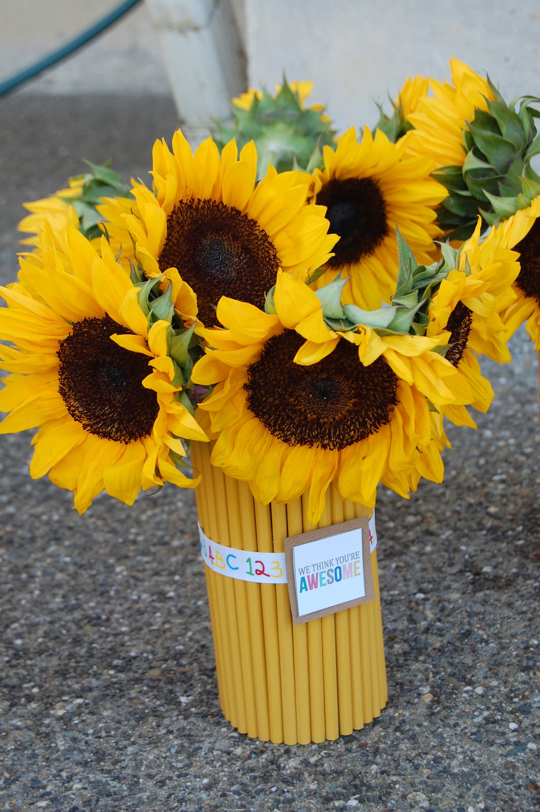 life-with-the-myers-pencil-vase-with-sunflowers-a-quick-and-easy