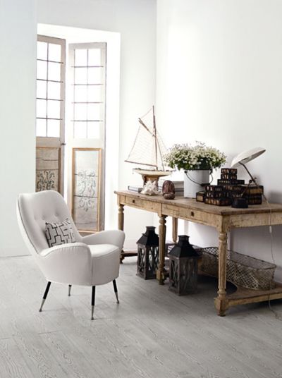 Breathtaking European farmhouse decorated room found on Hello Lovely Studio