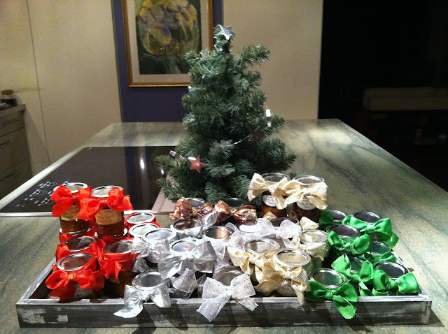 Wallpaper christmas, new year, gifts, fir-tree, fireplace, decorations Spoon and Ink: Foodie Faves: Great Gift Ideas