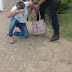 Professora é cercada por estudantes e agredida em RO; imagem gera revolta na web