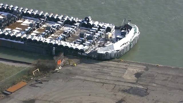 Canadian barge hits edge of dock in Detroit River