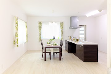 Rectangular White and Brown Wooden Dining Table Rectangular White and Brown Wooden Dining Table