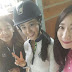 See SNSD Yuri's picture with her friend and fans