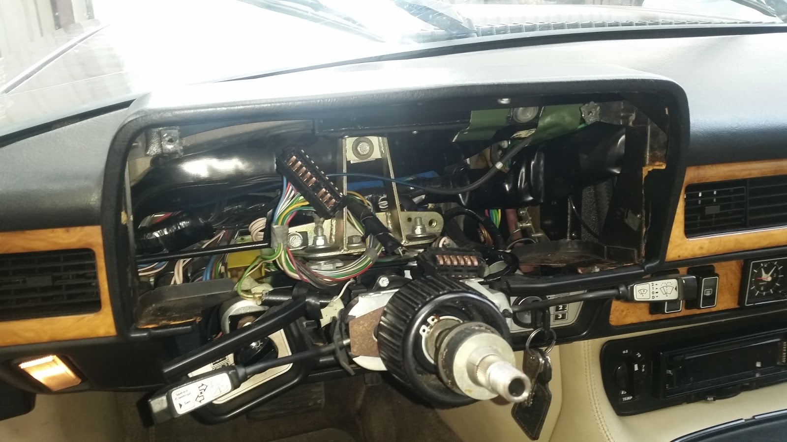 Jaguar XJS Dashboard instrument panel lighting