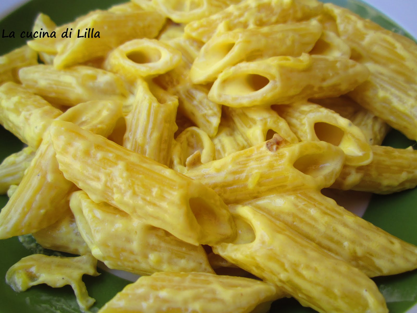 Primi Pasta panna e zafferano