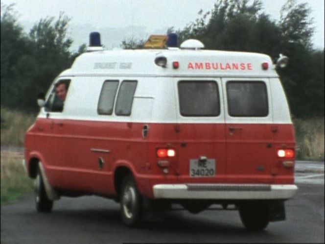 TOTAL CARRO- DODGE-dodge-tradesman-ambulanse
