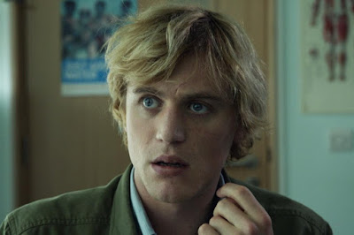 Johnny Flynn in Lovesick Season 2