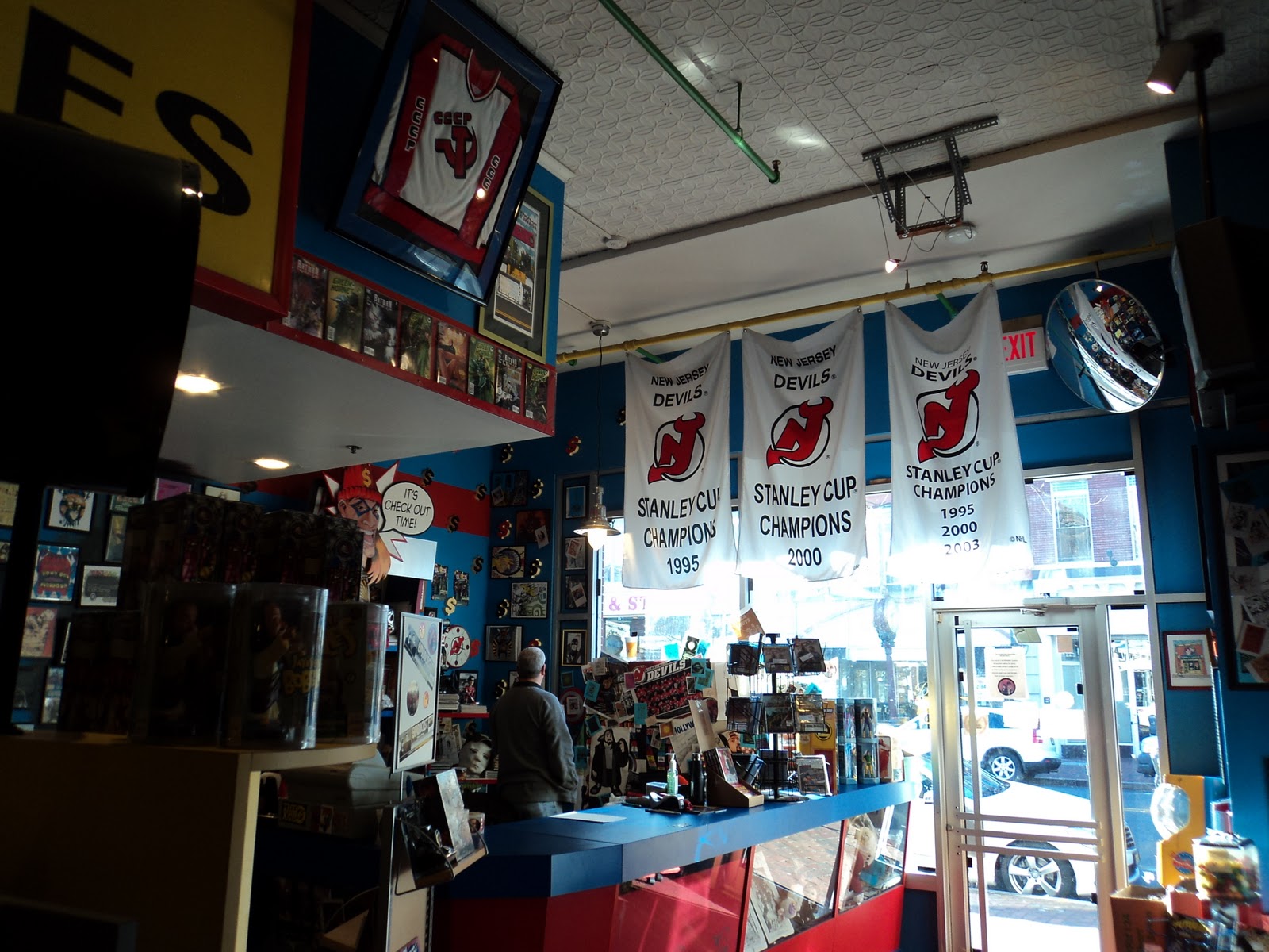 The Yeti Speaks! Jay and Silent Bob's Secret Stash comic store in Red