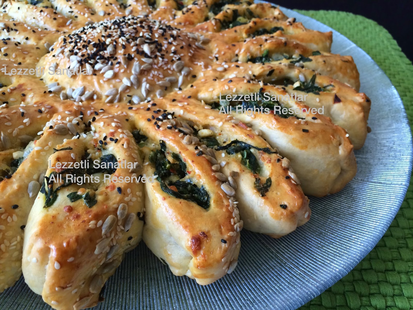 Lezzetli Sanatlar MAYALI ÇİÇEK BÖREK