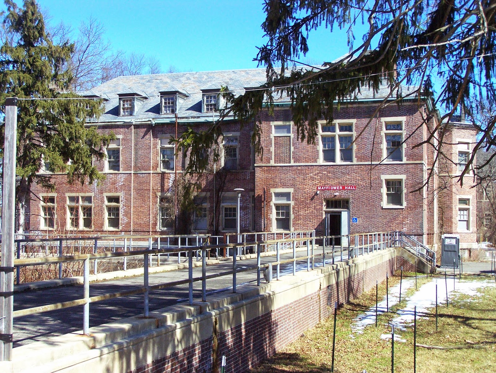 GHOSTS OF MAYFLOWER A PENNHURST HAUNTING MAYFLOWER HALL PENNHURST