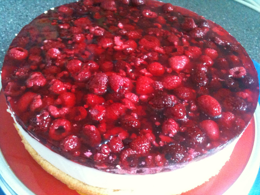 Neues aus der Backstube: Himbeer-Joghurt-Torte