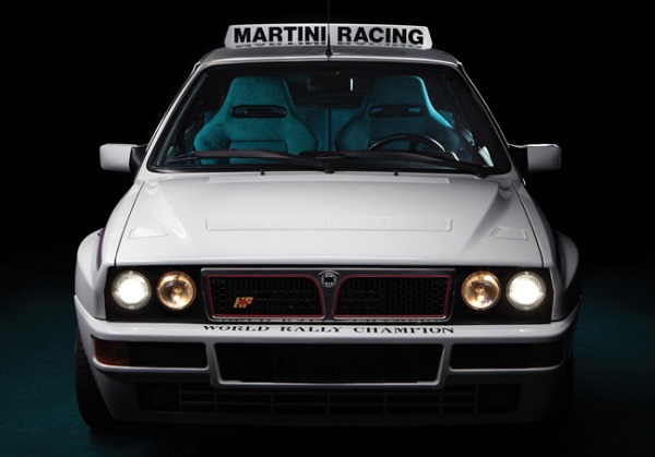 Lancia Delta HF Integrale Evoluzione 1 Martini 6