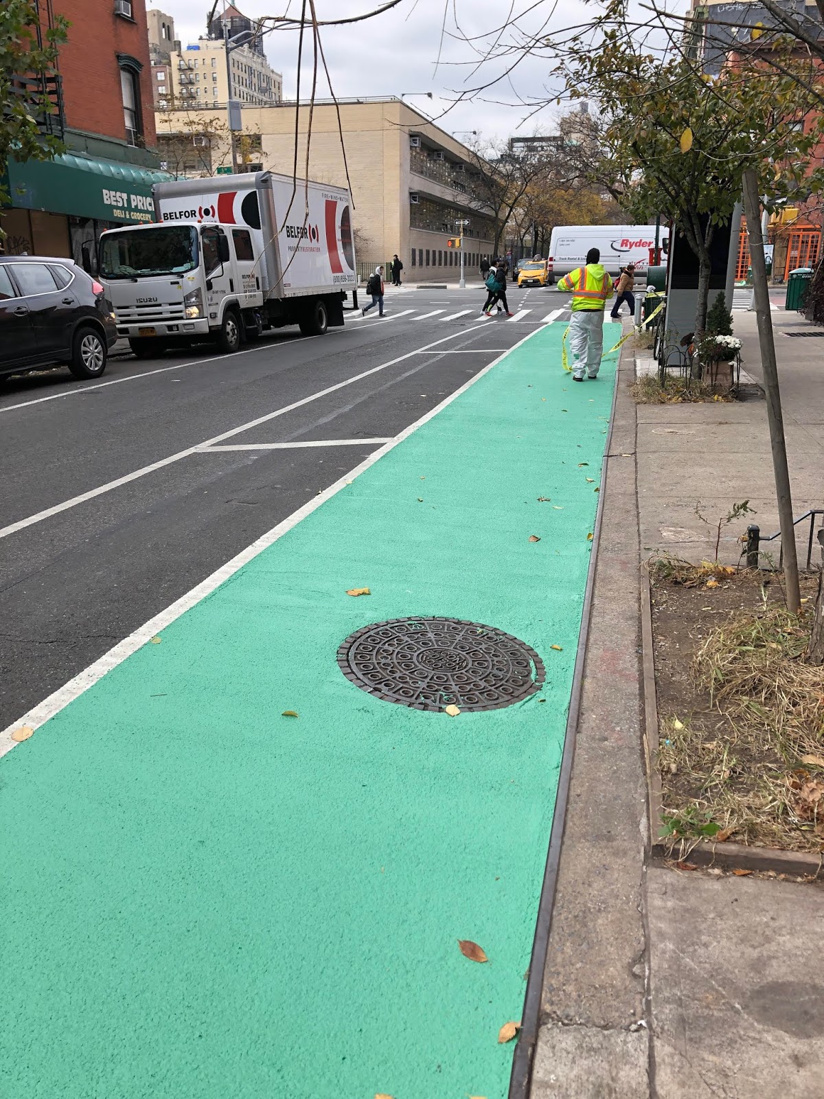 EV Grieve Green paint arrives on the new 12th Street bike lane