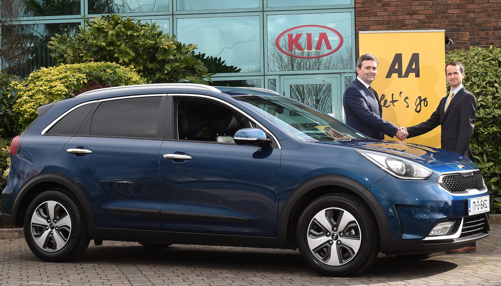 Irish Car+Travel Magazine AA Ireland and Kia partner for hybrid care