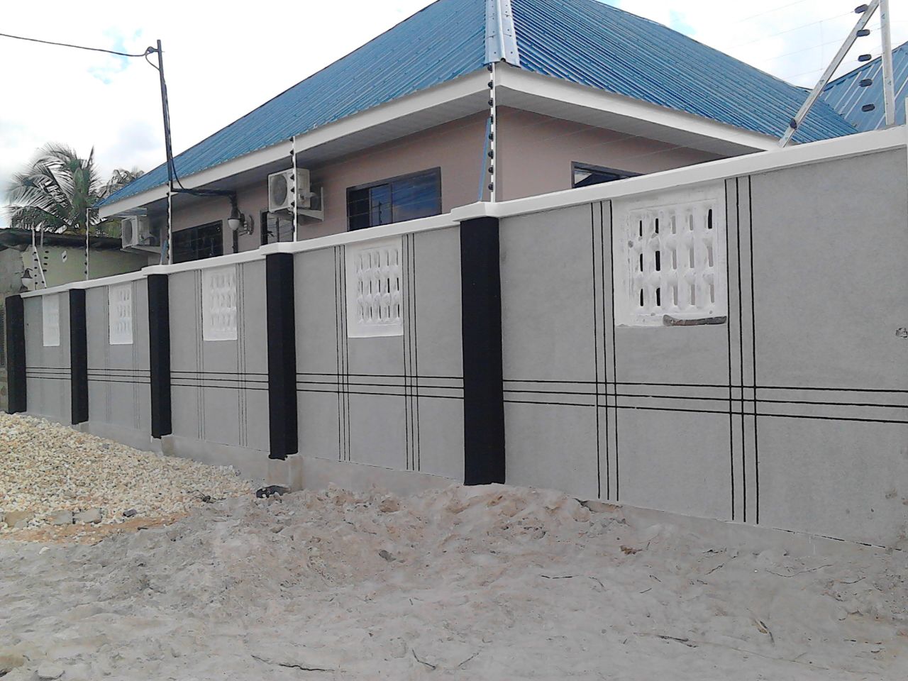 . Rangi za nakshi kwa ajili ya ukuta wa nje wa nyumba kutoka Aqua Deco