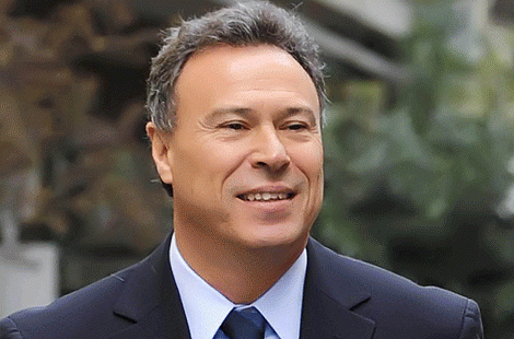 Υπέρ Λεωφόρου, επίθεση σε Δούρου