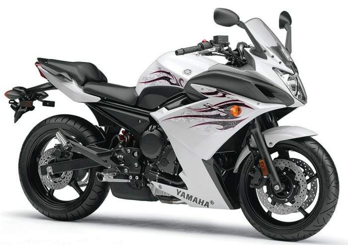 2009 Yamaha FZ6R Review