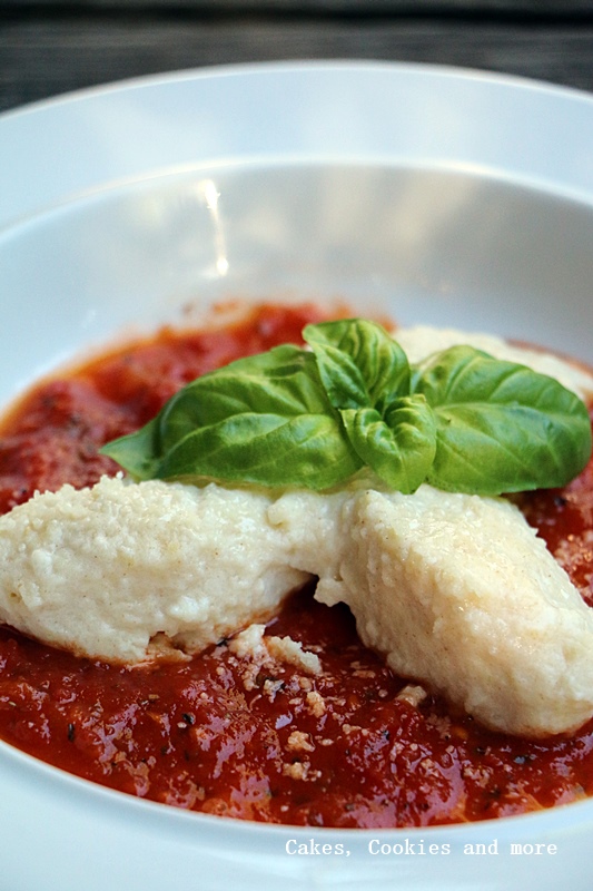 Rezept für Ricotta Gnocchi an Tomatensauce - Cakes, Cookies and more