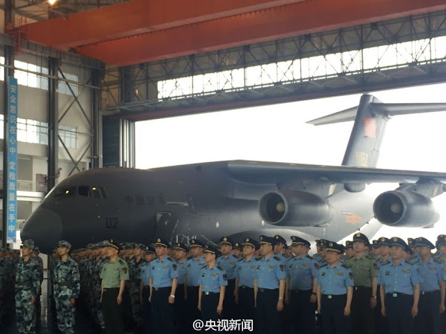 طائره النقل الثقيل الصينيه الجديده Xian Y-20  Xian%2BY-20%2Bmilitary%2Btransport%2Baircraft%2Bhand%2Bover%2Bceremony%2B5