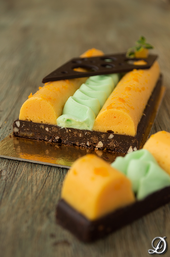 Crema de Mandarina y Anís con Ganache montada de Chocolate blanco y Wasabi