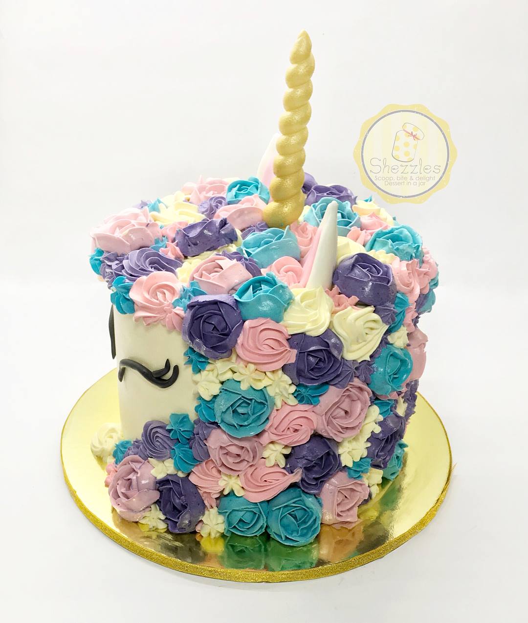 SHEZZLES | Cakes and Pastries: Unicorn Rose Cake