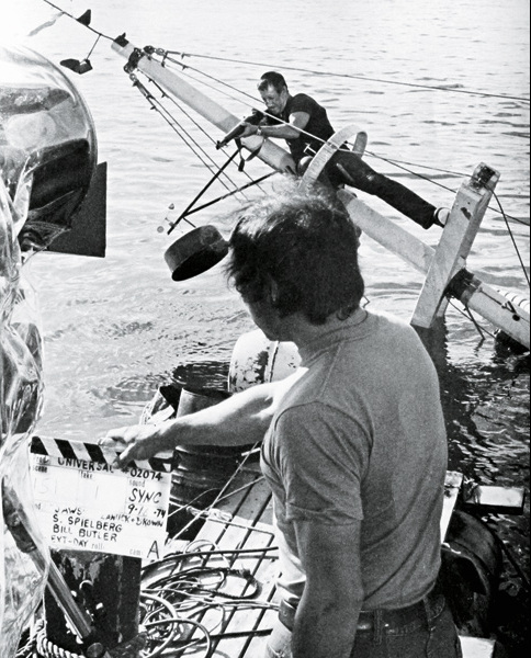 Amazing behind the scenes photos from the making of the film Jaws 1975 - 54