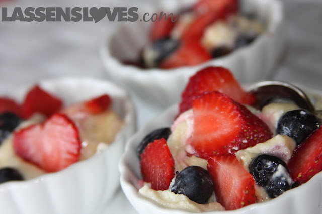 white+chocolate+yogurt+berry+cups, yogurt+desserts, white+chocolate, berry+recipes