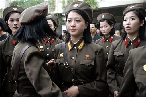 [Image: North%2BKorean%2BFemale%2BSoldier.jpg]