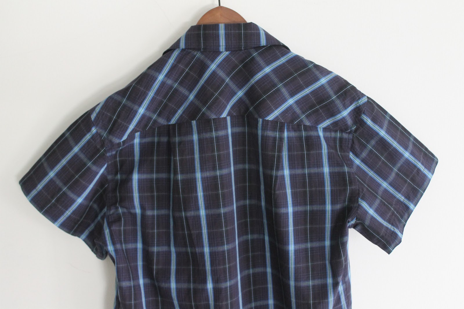 What's so good about a split-yoke back panelling a shirt? : r ...