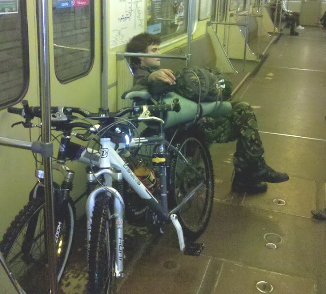 в метро с велосипедом