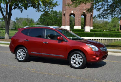 Car-Review-Nissan-Rogue-SL-2011-side-view