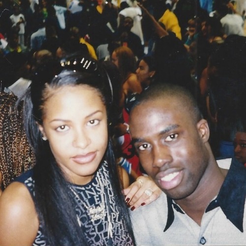 mood. #aaliyah  90s hip hop fashion, Female singers, Aaliyah