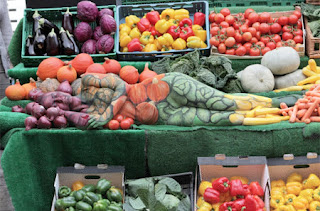 Kamuflase Unik ala Caroline Roper