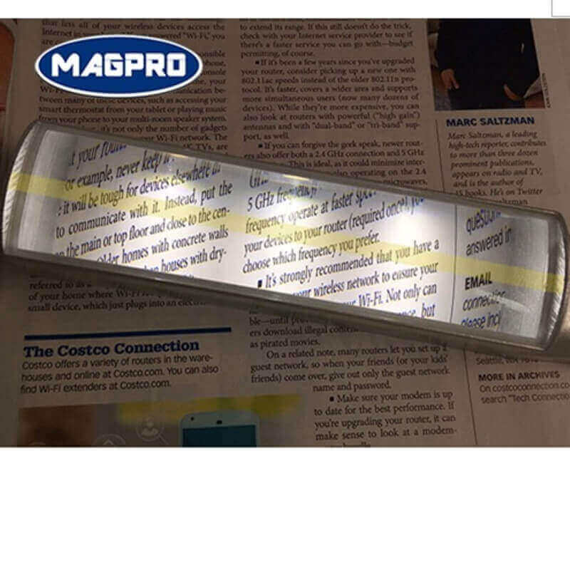 Where is the difference between reading glasses and magnifying glass