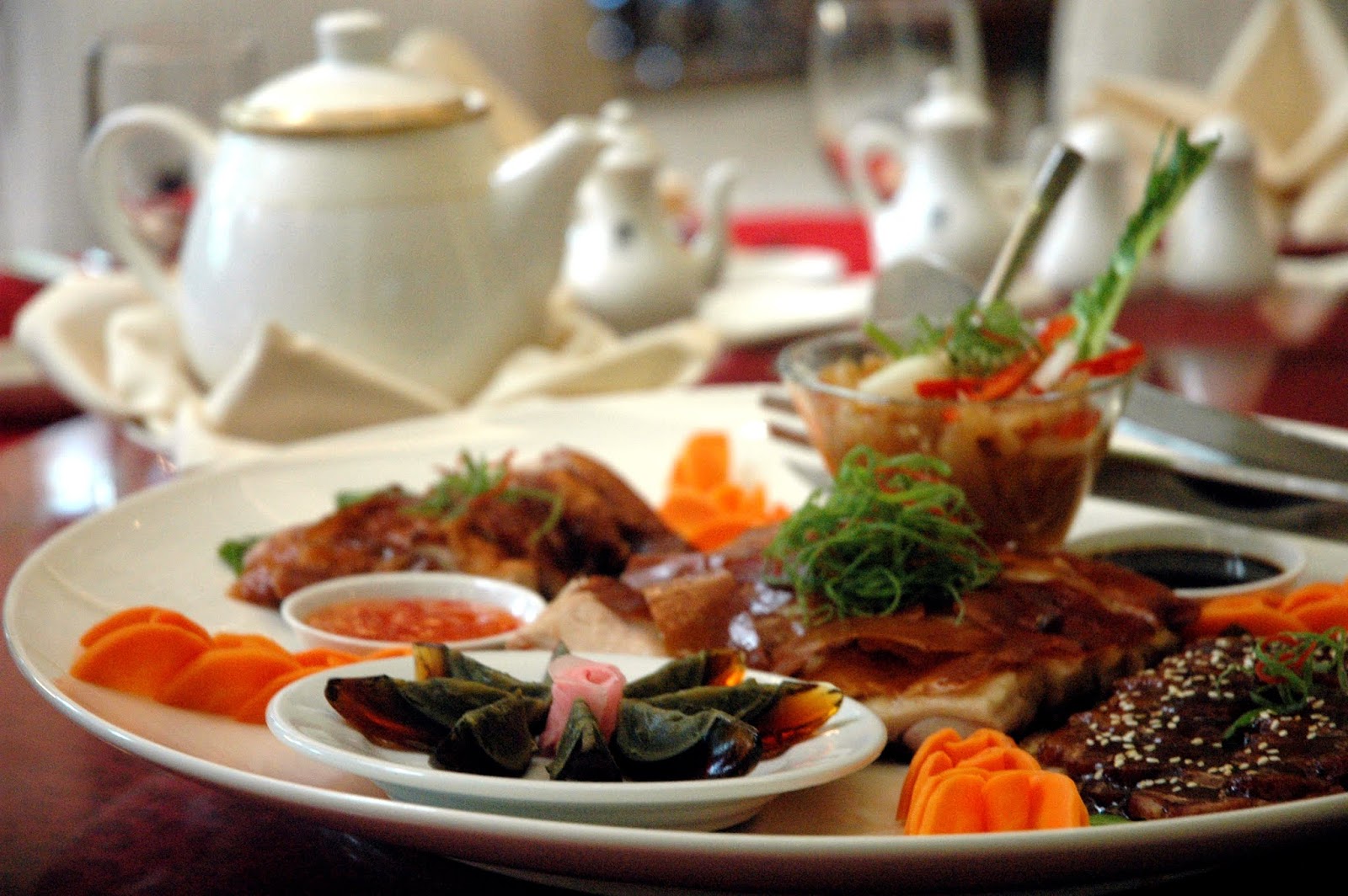 DUDE FOR FOOD A Chinese Lauriat at Diamond Hotel's Corniche