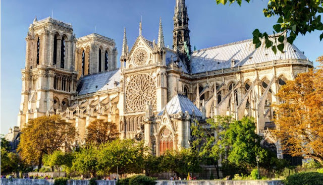 L'incendie de Notre-Dame-de-Paris alimente les rumeurs conspirationnistes Nda-01-notre-dame-cathedral_1