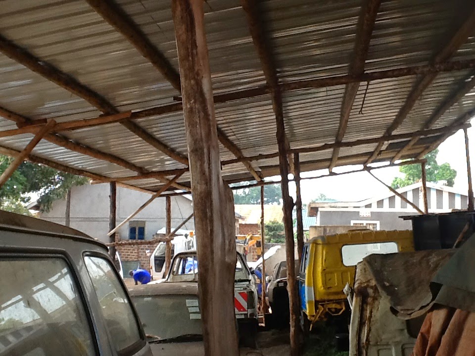 Stichting Samen Sterk Garage Kampala (Uganda)