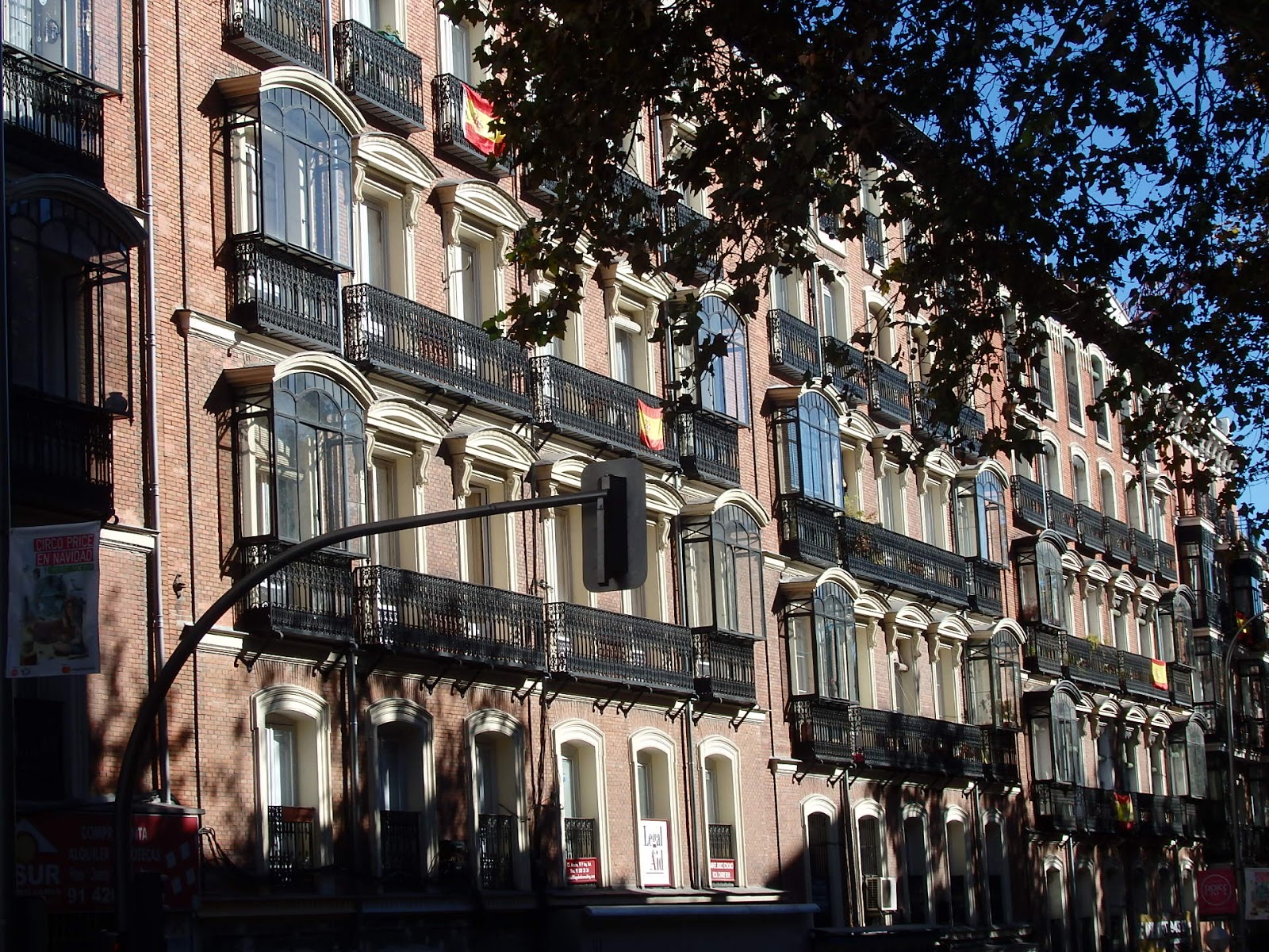 MadridMetropolis - Detalles de Madrid: La casa Isabelina : Orígenes